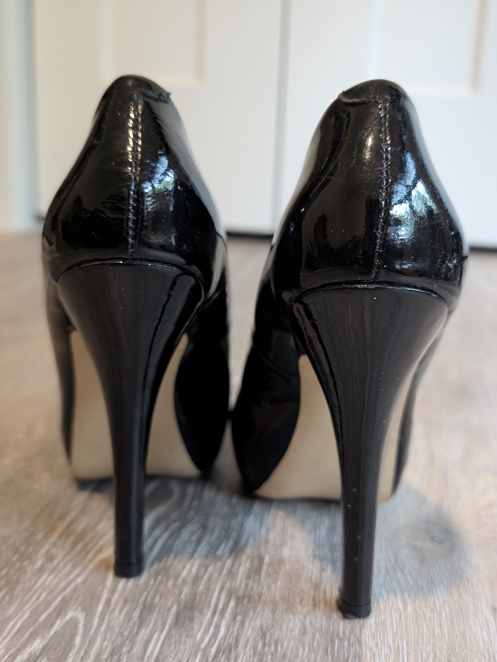 Steve Madden "Traisie" Black Patent High Heel Pumps - Picture 4 of 9